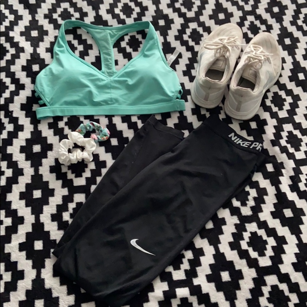 Victoria’s Secret sports bra Size L